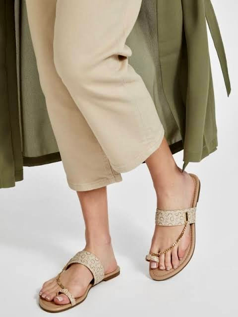 GUESS Lock Chain Sandals