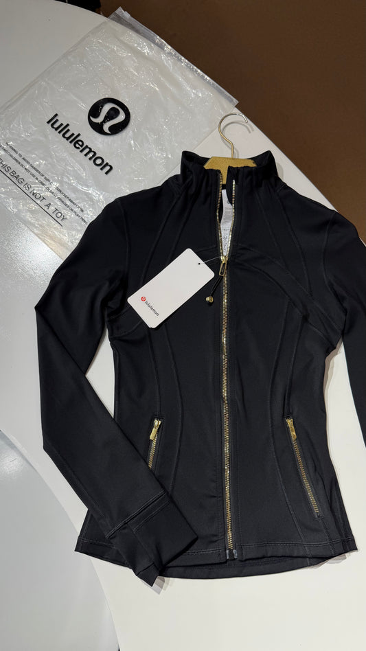 Lululemon Full Sleeve Body Fitted Jacket-Black