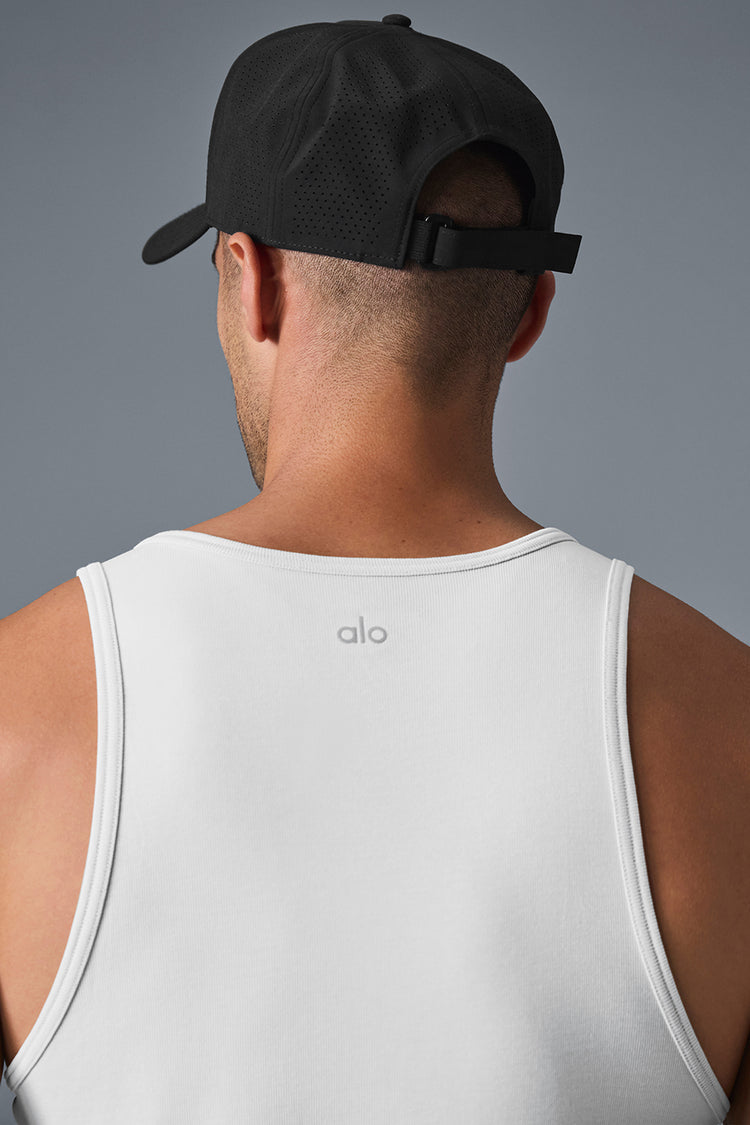 Alo Performance district trucker Hat