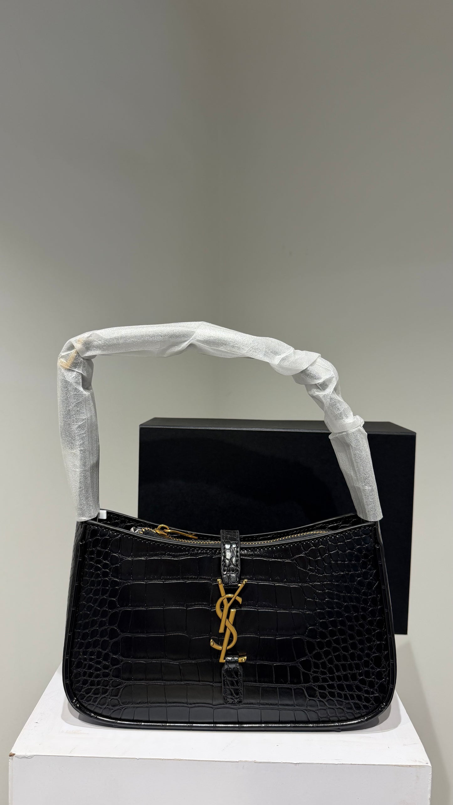 Ysl le Crocodile Leather Shoulder Bag