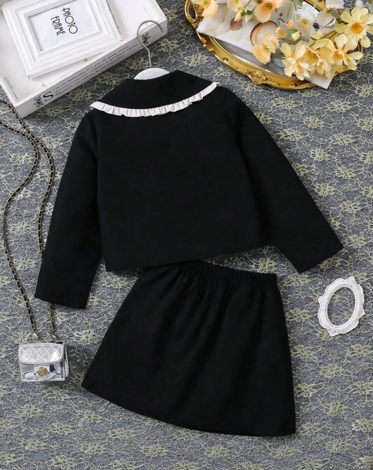 SHEIN Young Girls elegent Black And White Collared Top