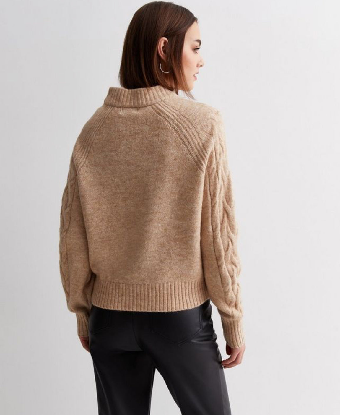 NEW LOOK Stone Cable Knit Crew Neck Jumper