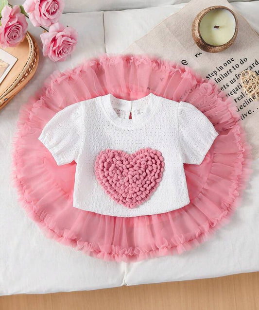 SHEIN Baby Girls Hollow Heart Patteren T shirt