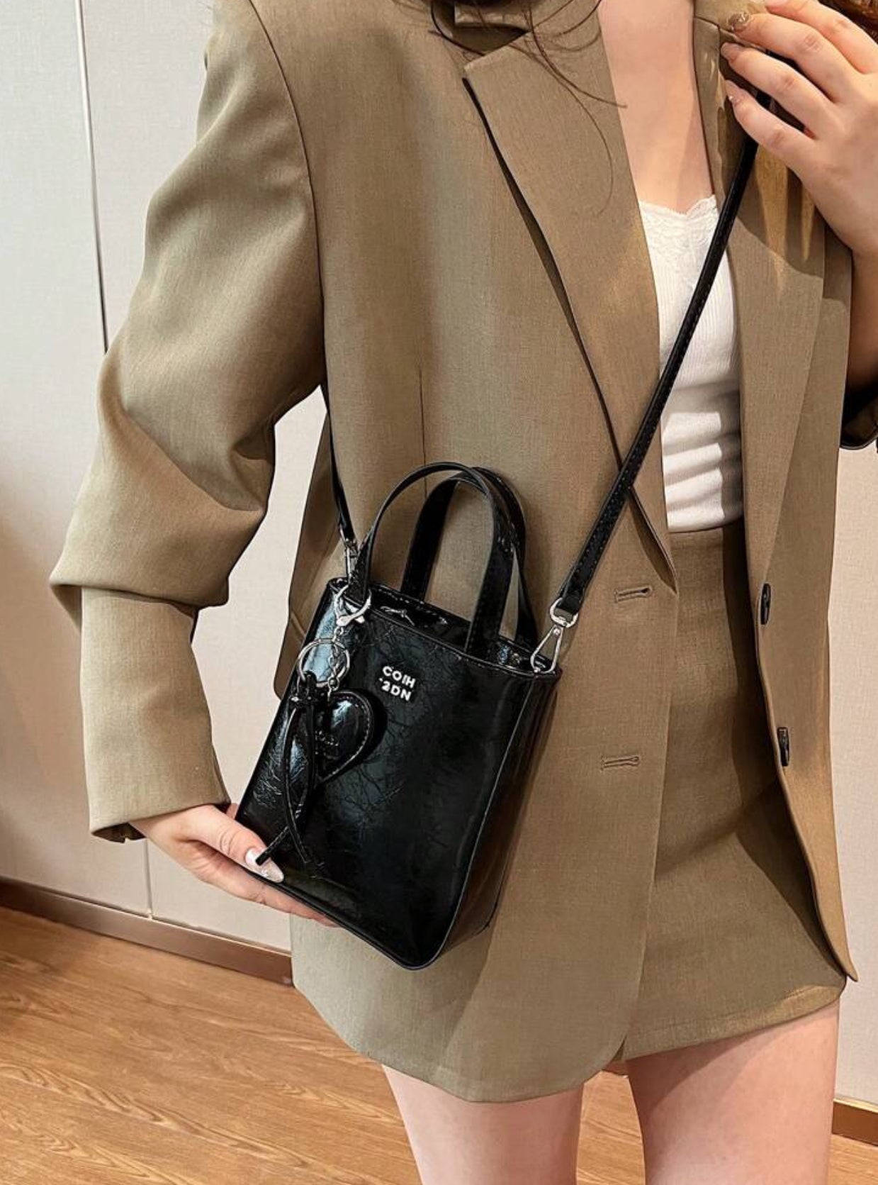 SHEIN Women Solid Color PU HandBag With Zipper Closure