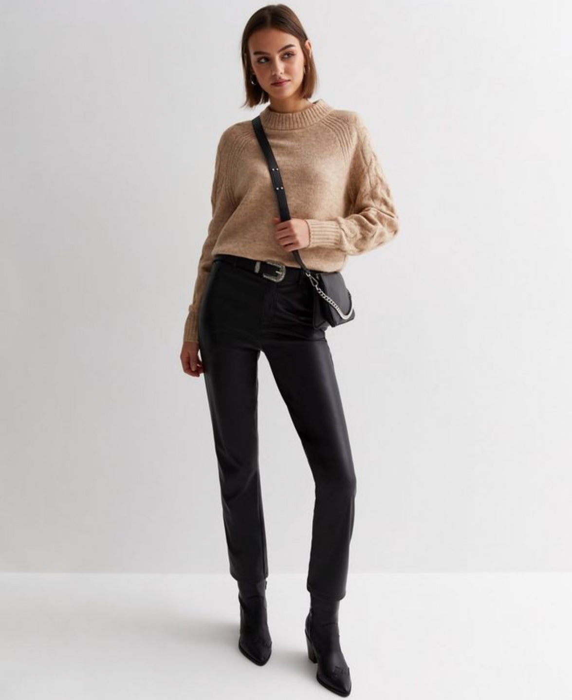 NEW LOOK Stone Cable Knit Crew Neck Jumper