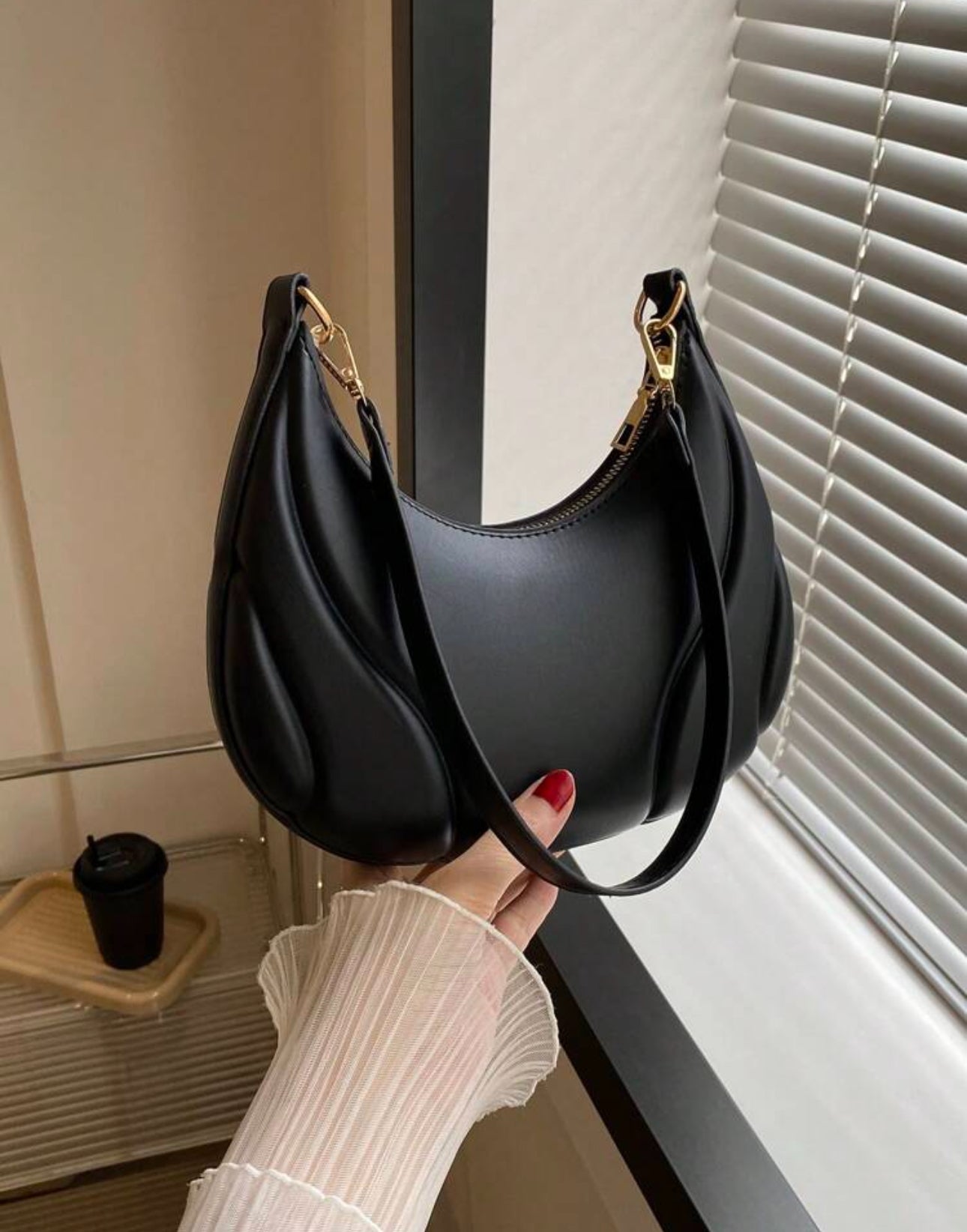 SHEIN A Zippered Solid Color Armpit HandBag