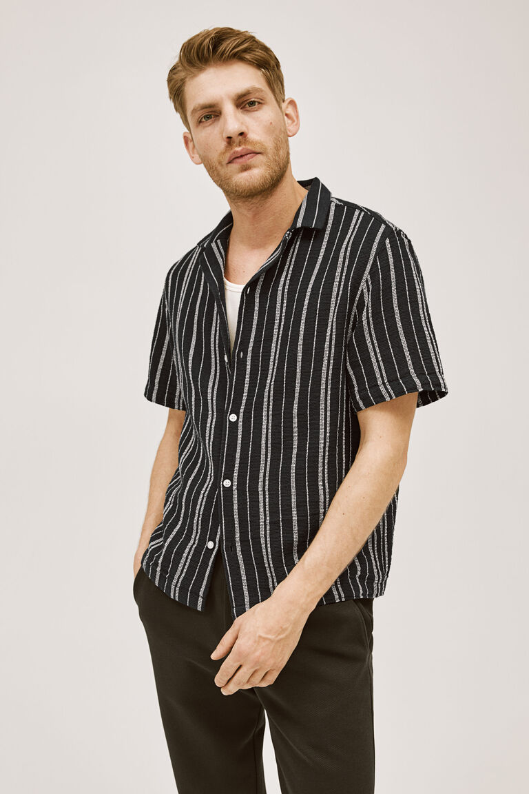 H&M Regular Fit Textured-knit resort shirt