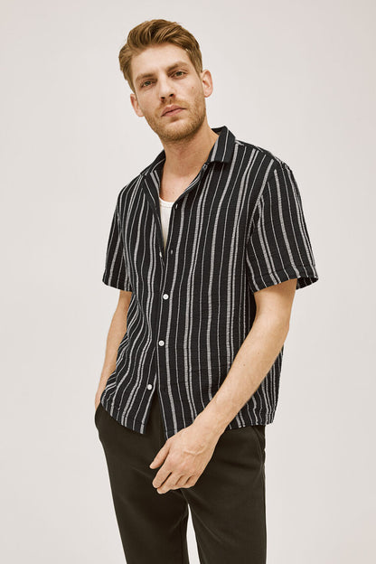 H&M Regular Fit Textured-knit resort shirt