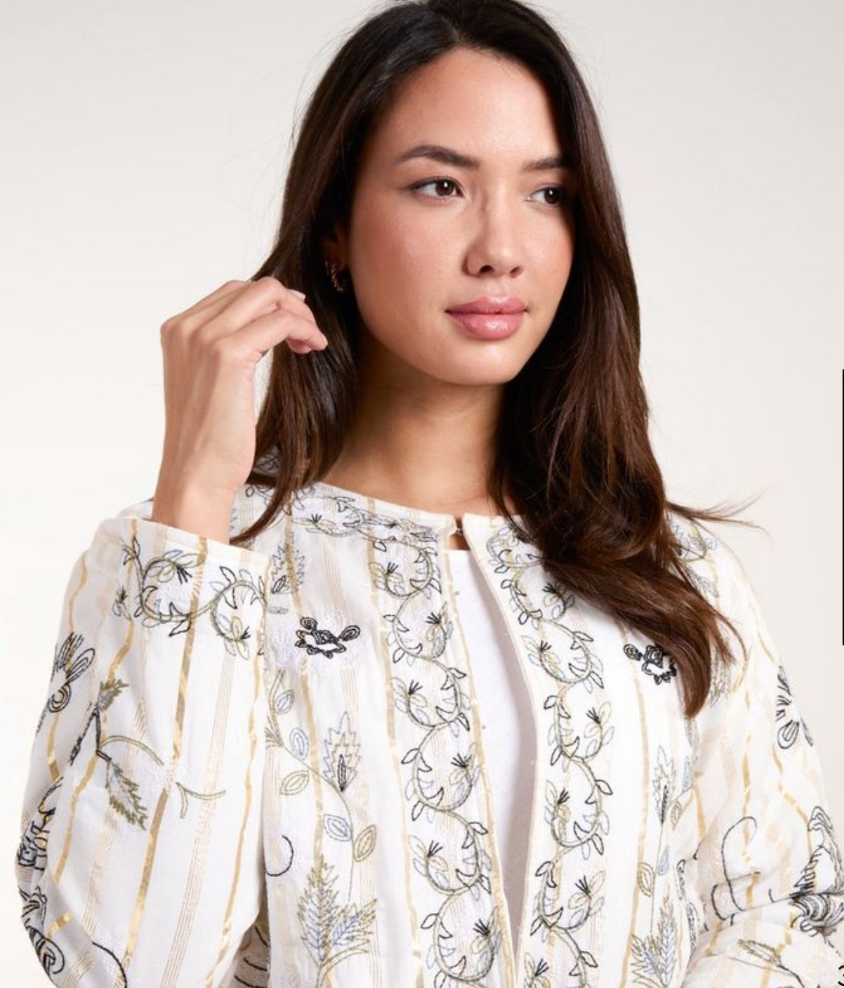NEW LOOK Blue Vanila White Embroided Quilted