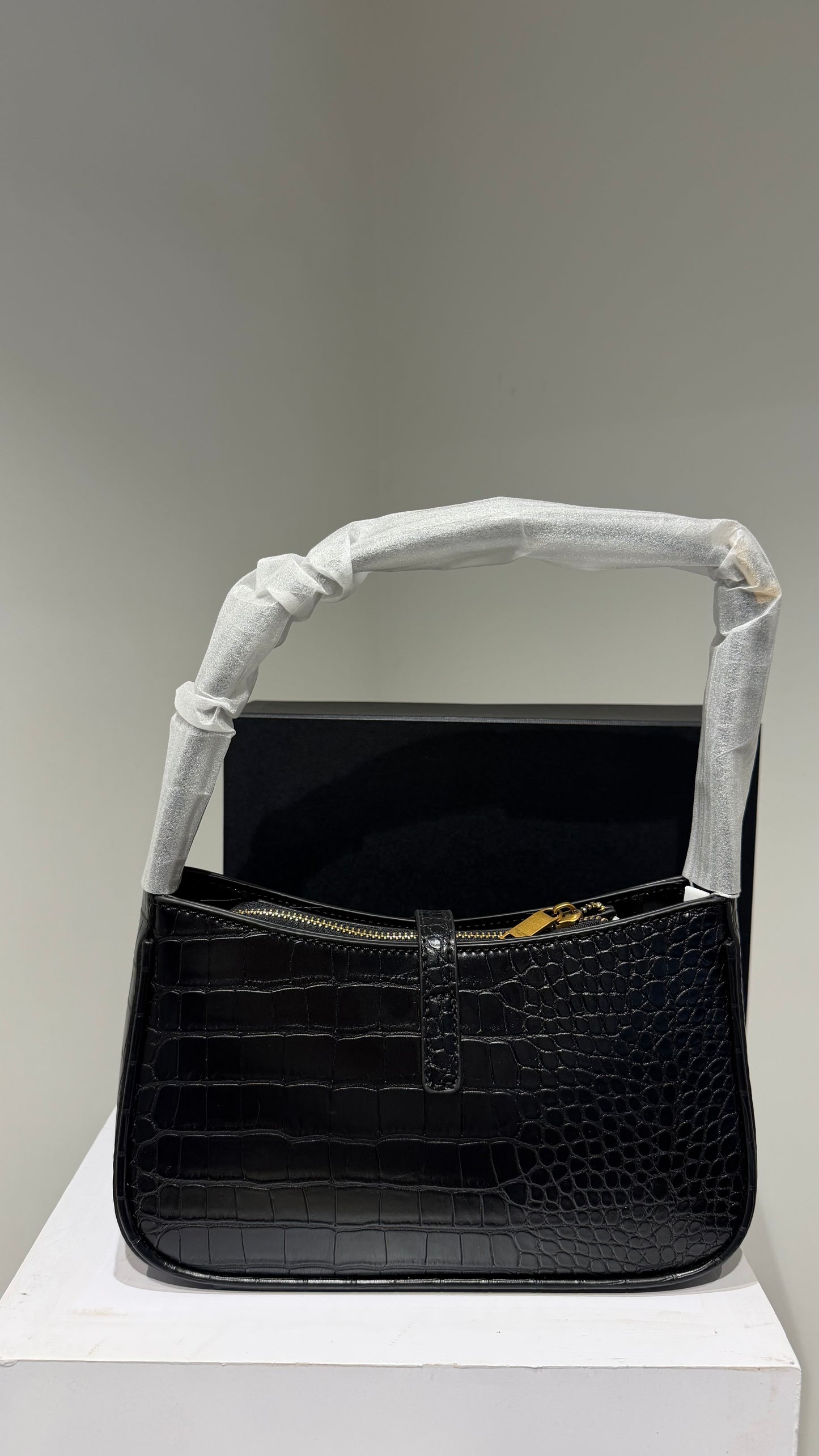 Ysl le Crocodile Leather Shoulder Bag