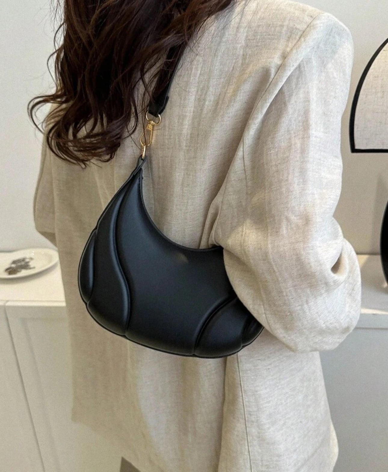 SHEIN A Zippered Solid Color Armpit HandBag