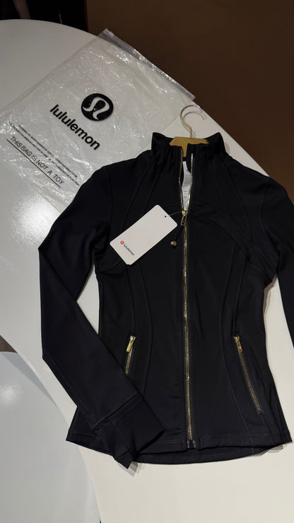 Lululemon Full Sleeve Body Fitted Jacket-Black