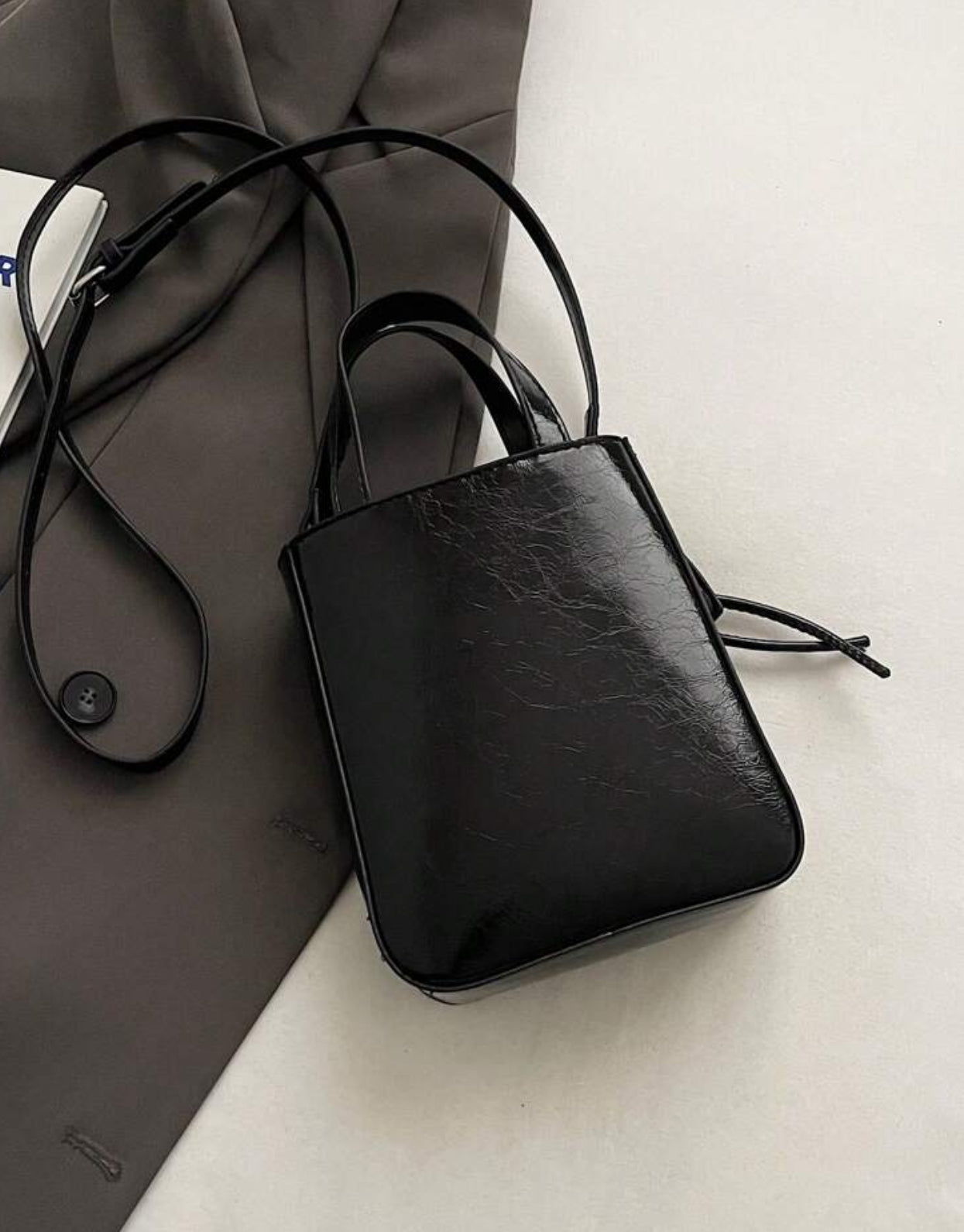 SHEIN Women Solid Color PU HandBag With Zipper Closure