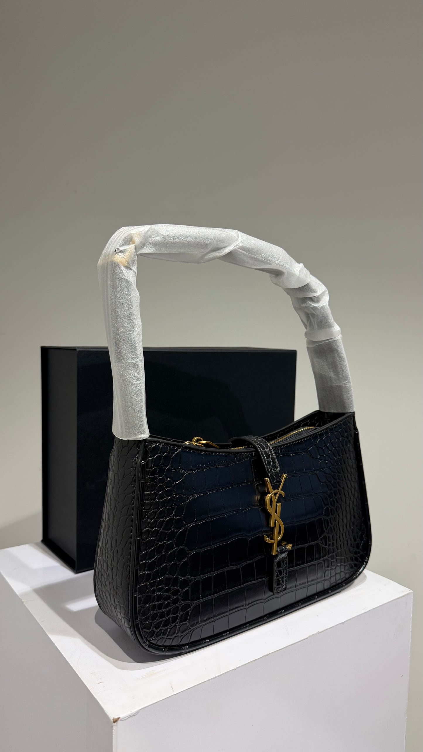 Ysl le Crocodile Leather Shoulder Bag