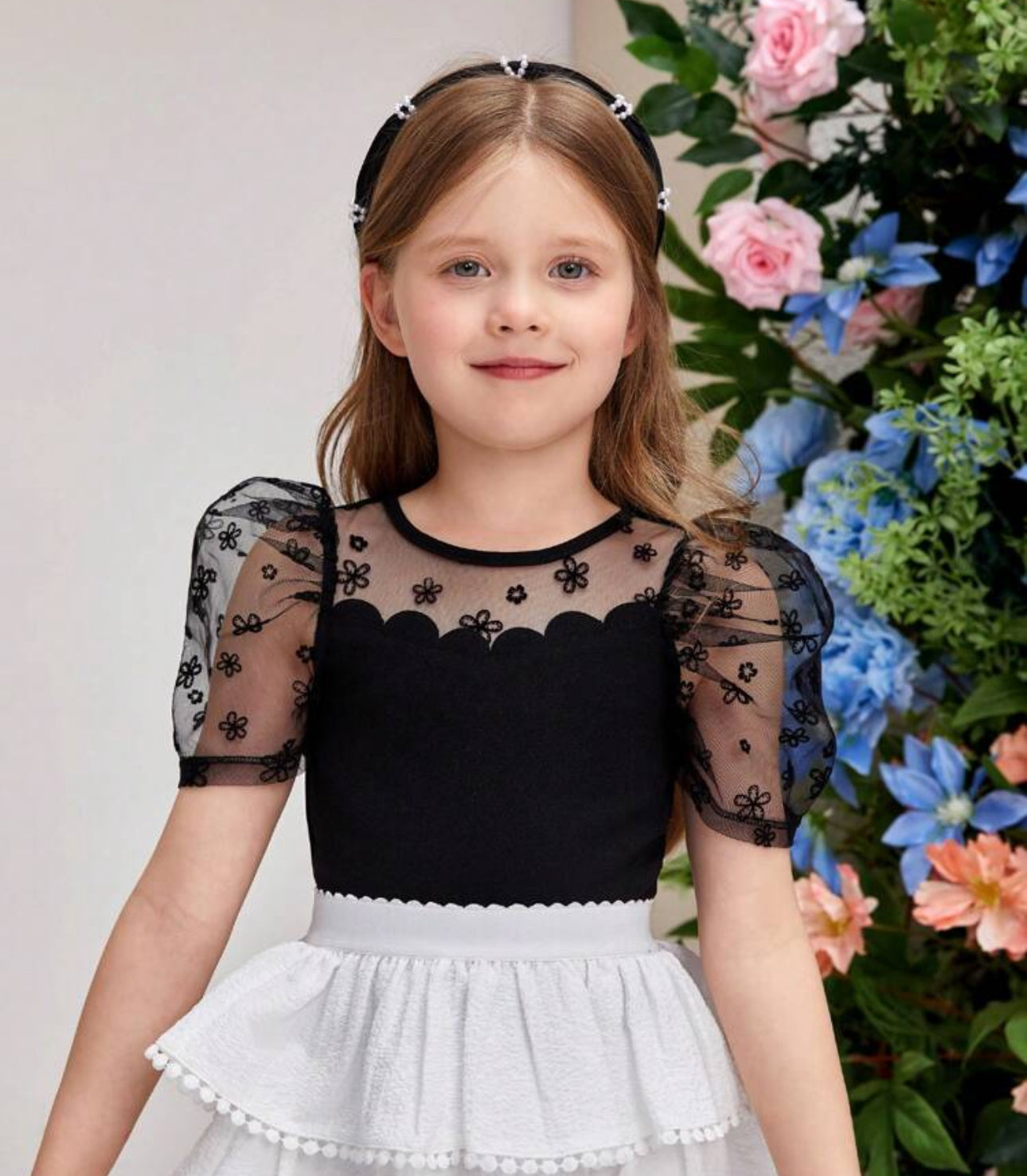 SHEIN Young Girls Round Neck Knitted Neck T shirt With Mesh