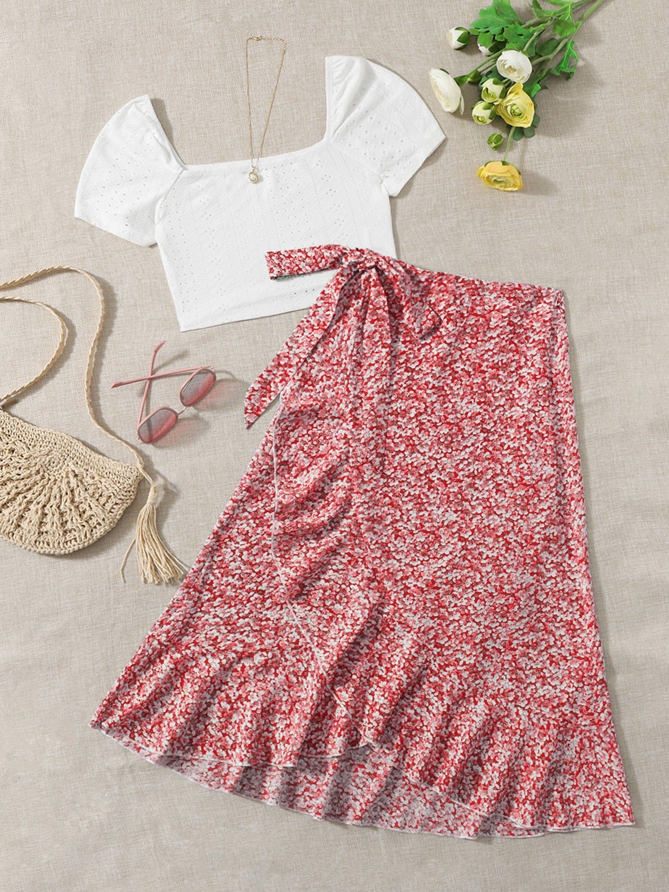 SHEIN WYWH Square Neck Tee & Ditsy Floral Print Knot Side Ruffle H...