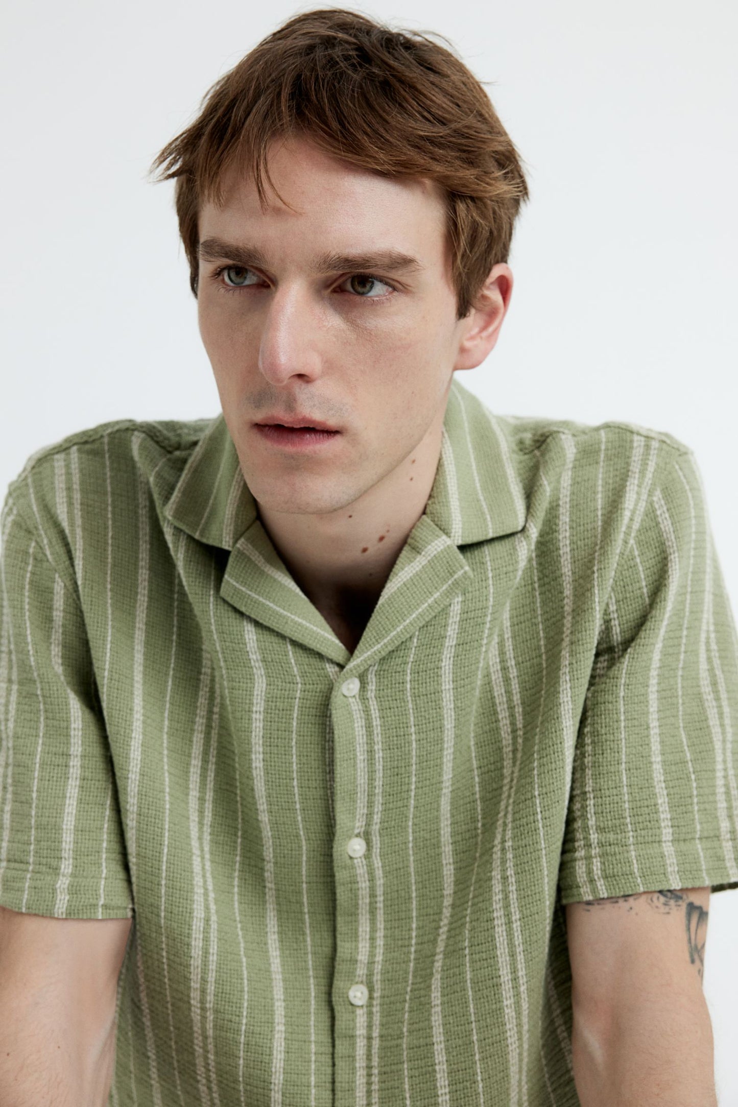 H&M Regular Fit Textured-knit resort shirt